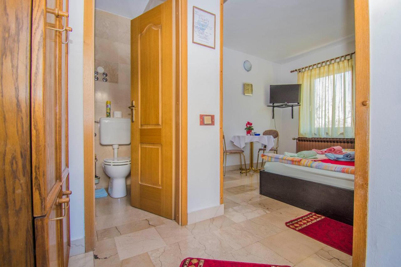 Apartments Grand & Plav In Krk Крк Екстер'єр фото