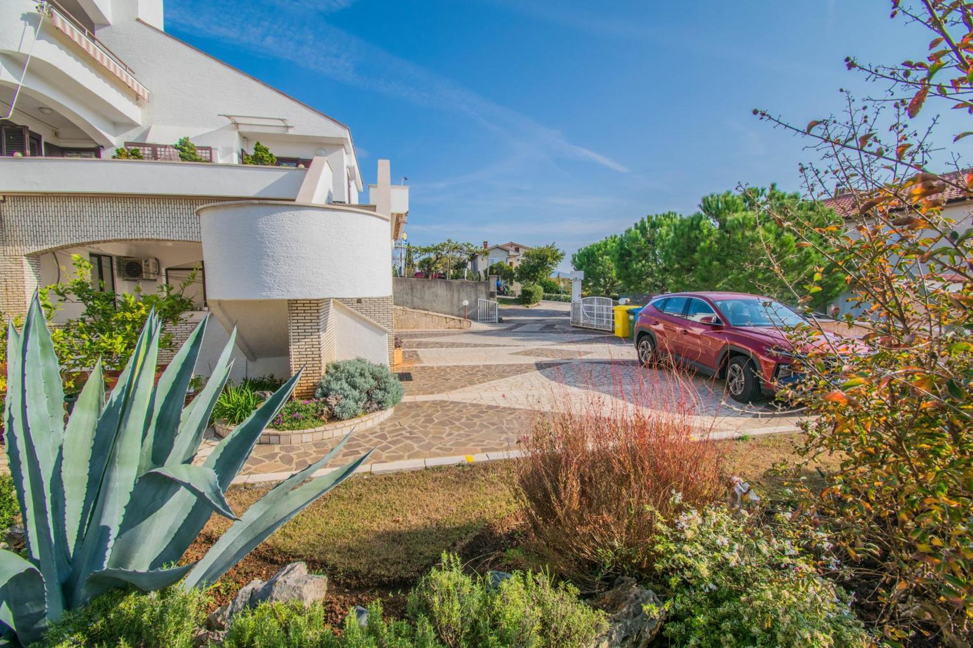 Apartments Grand & Plav In Krk Крк Екстер'єр фото