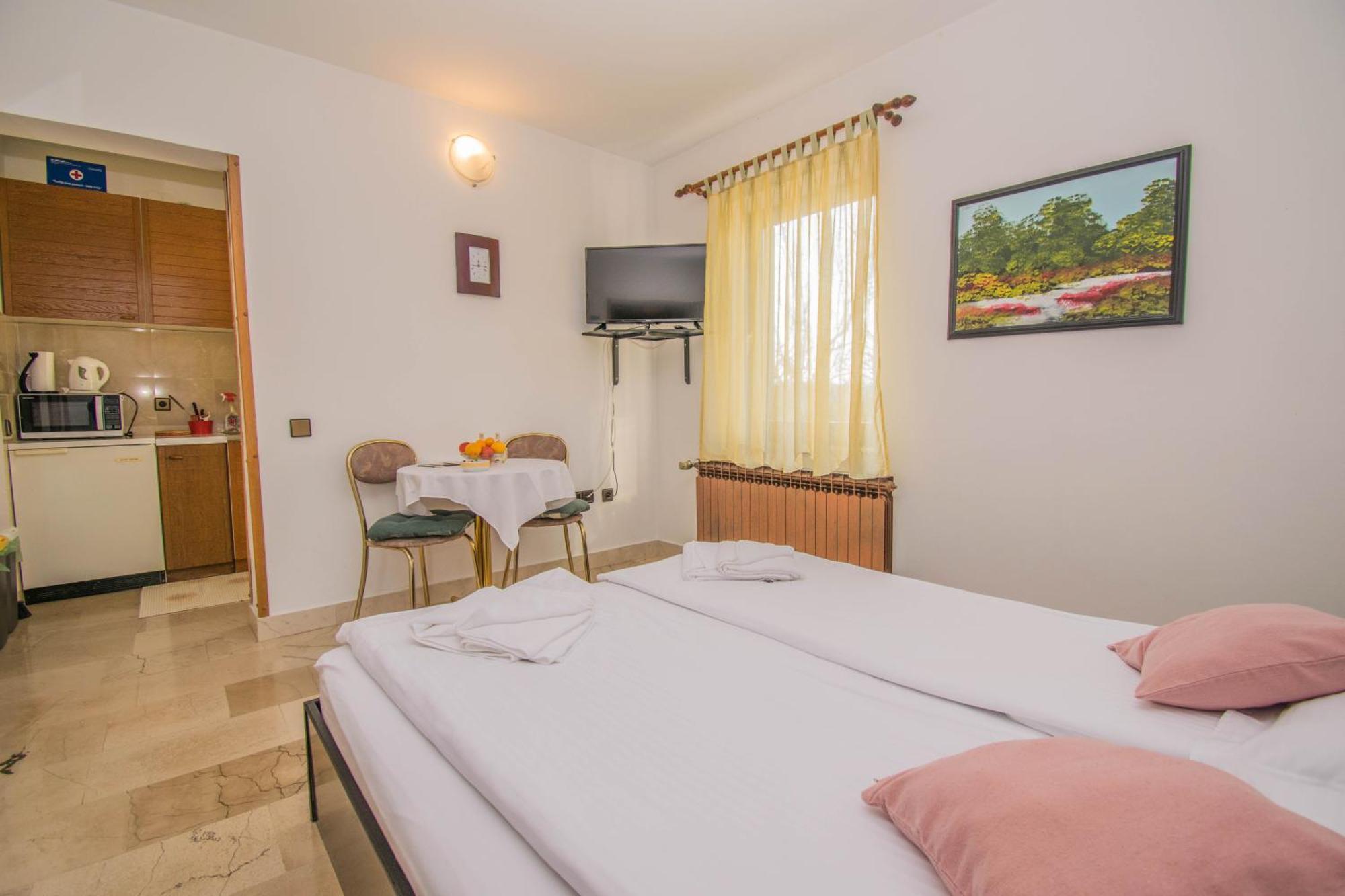 Apartments Grand & Plav In Krk Крк Екстер'єр фото