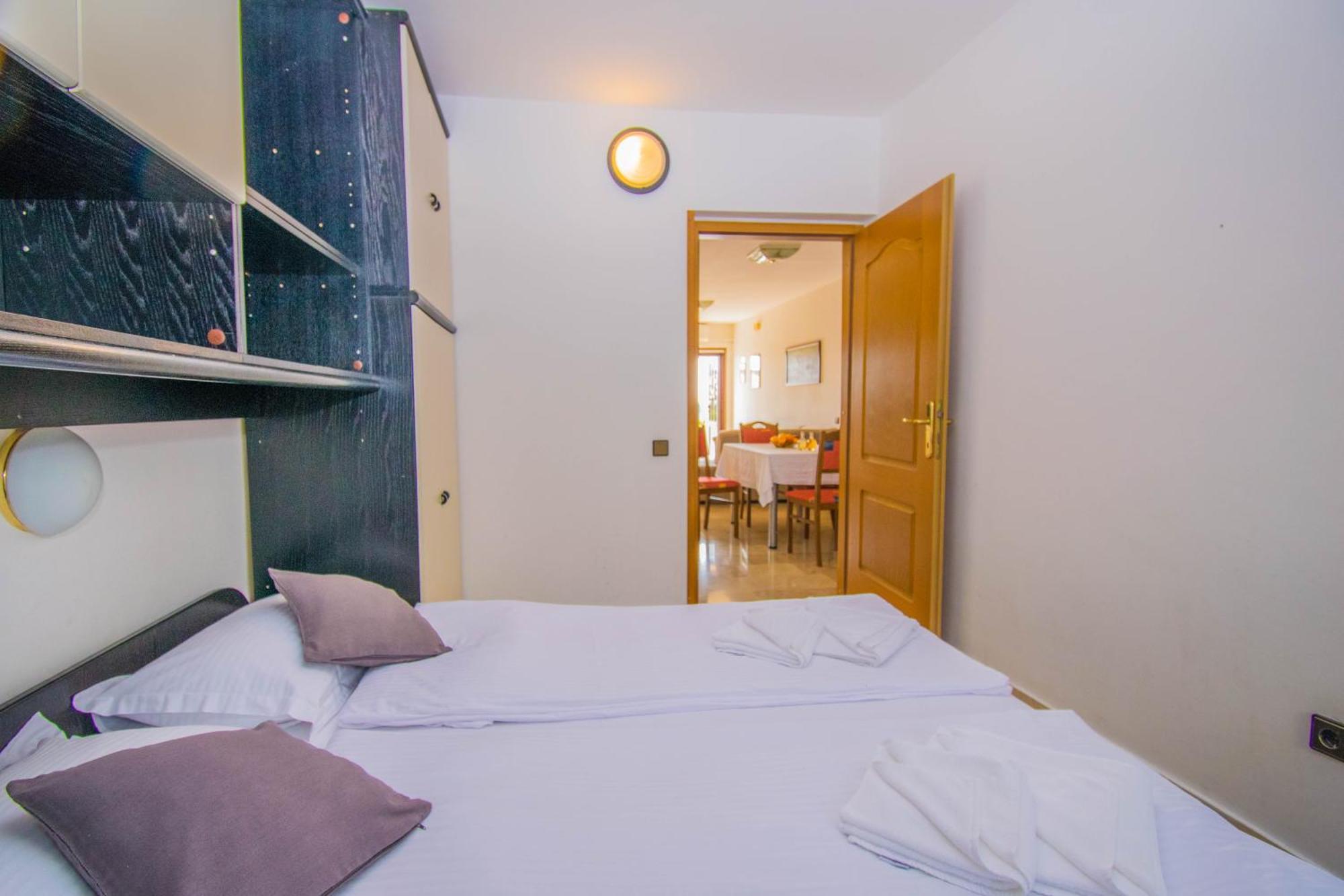 Apartments Grand & Plav In Krk Крк Екстер'єр фото