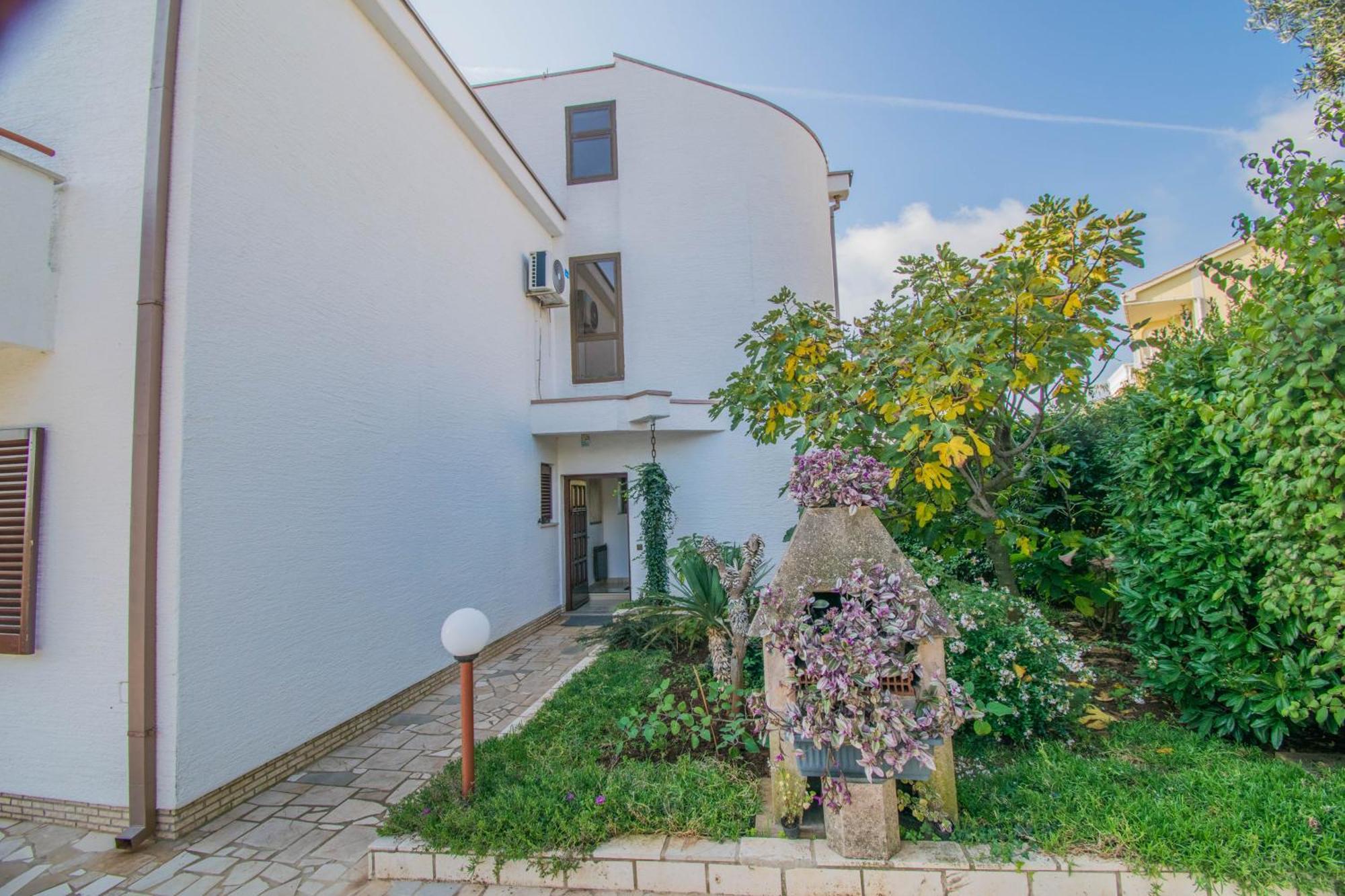 Apartments Grand & Plav In Krk Крк Екстер'єр фото